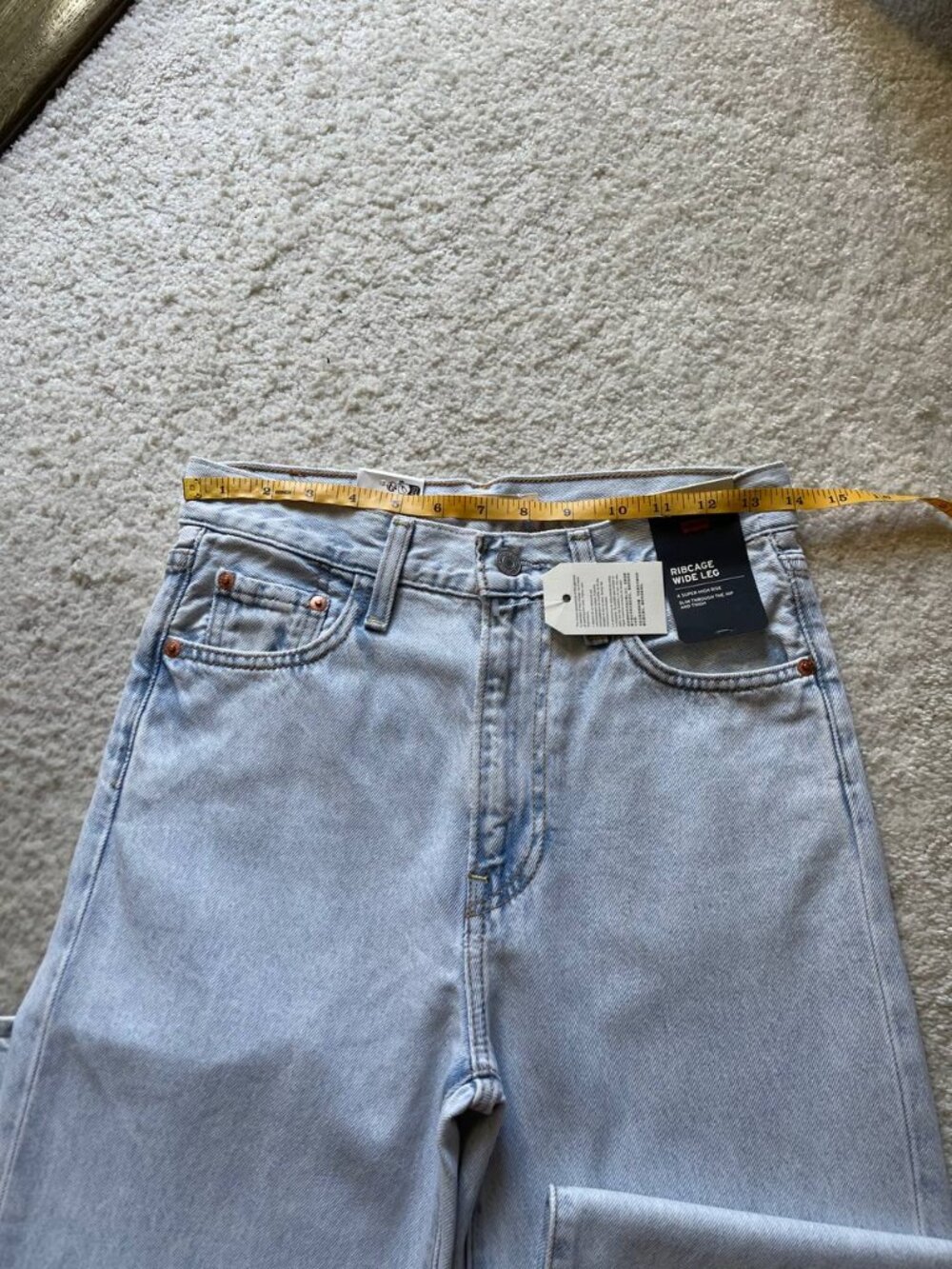NWT Levi’s Premium Ribcage Wide Leg High Rise Women’s Jeans Size 26/32 - Picture 4 of 13